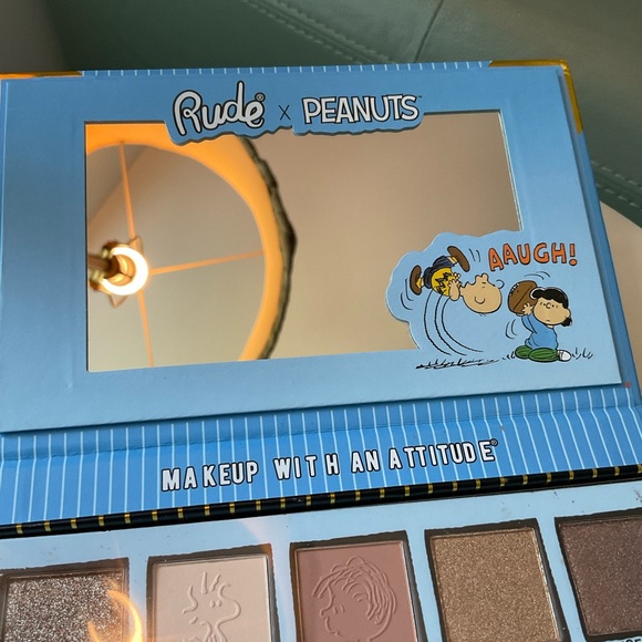 🥜Rude Cosmetics x Peanuts Cool Toned Palette - Picture 4 of 7